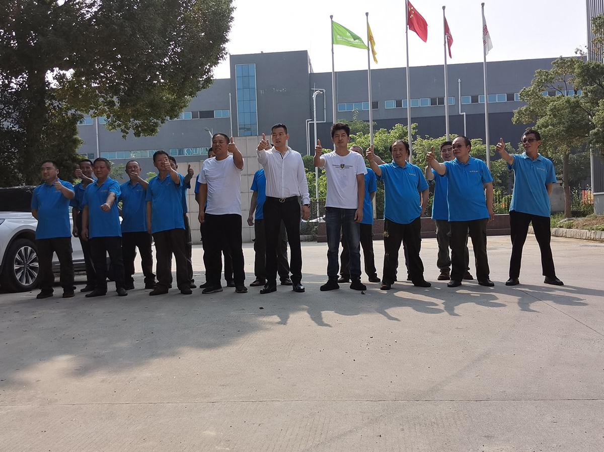 廣泛(fan)用于建築垃(lā)圾等固體廢(fei)棄物的環保(bao)制磚