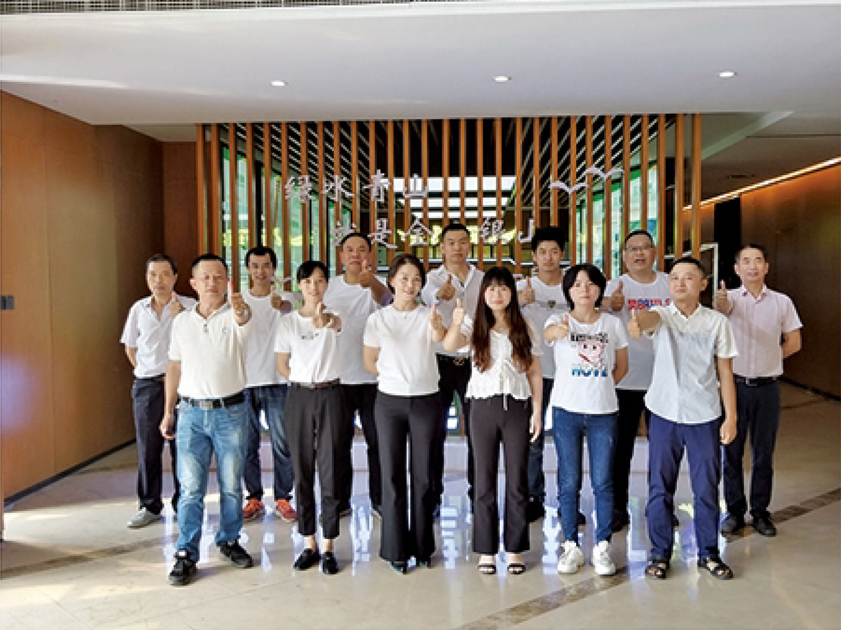 公司擁有(you)齊全的配套專(zhuan)業設備，軟硬件(jian)設施