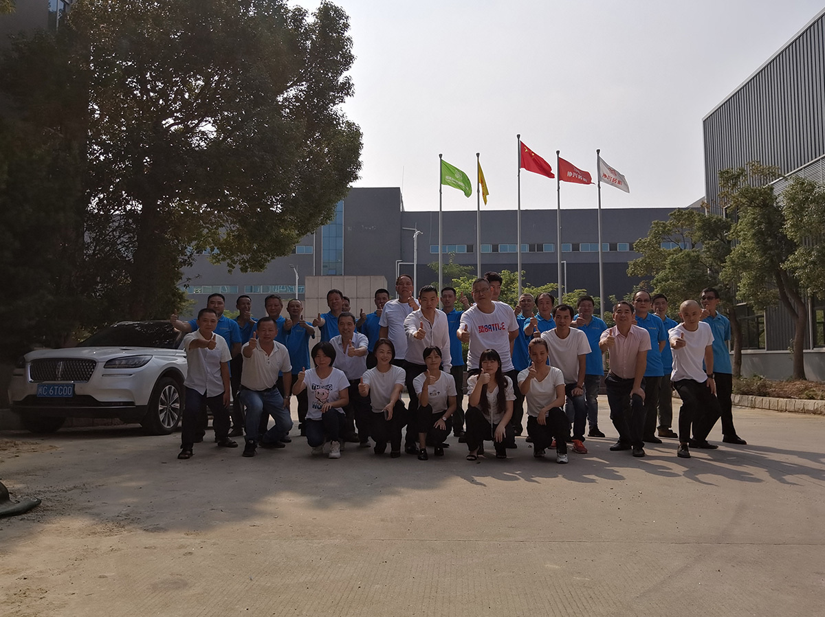 技(ji)術是優秀(xiu)生産力。爲(wei)了提升環(huán)保磚機的(de)價值